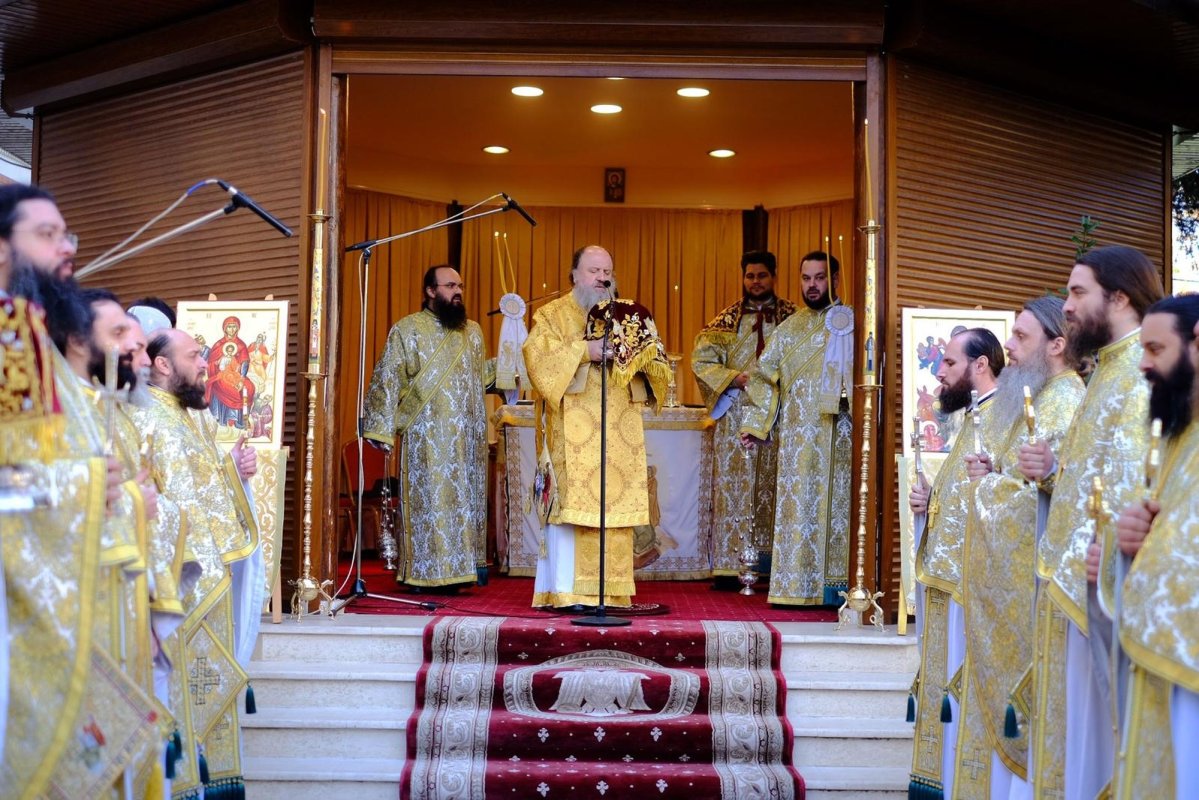 Sărbătoare luminoasă la Mănăstirea Radu Vodă din București 315262