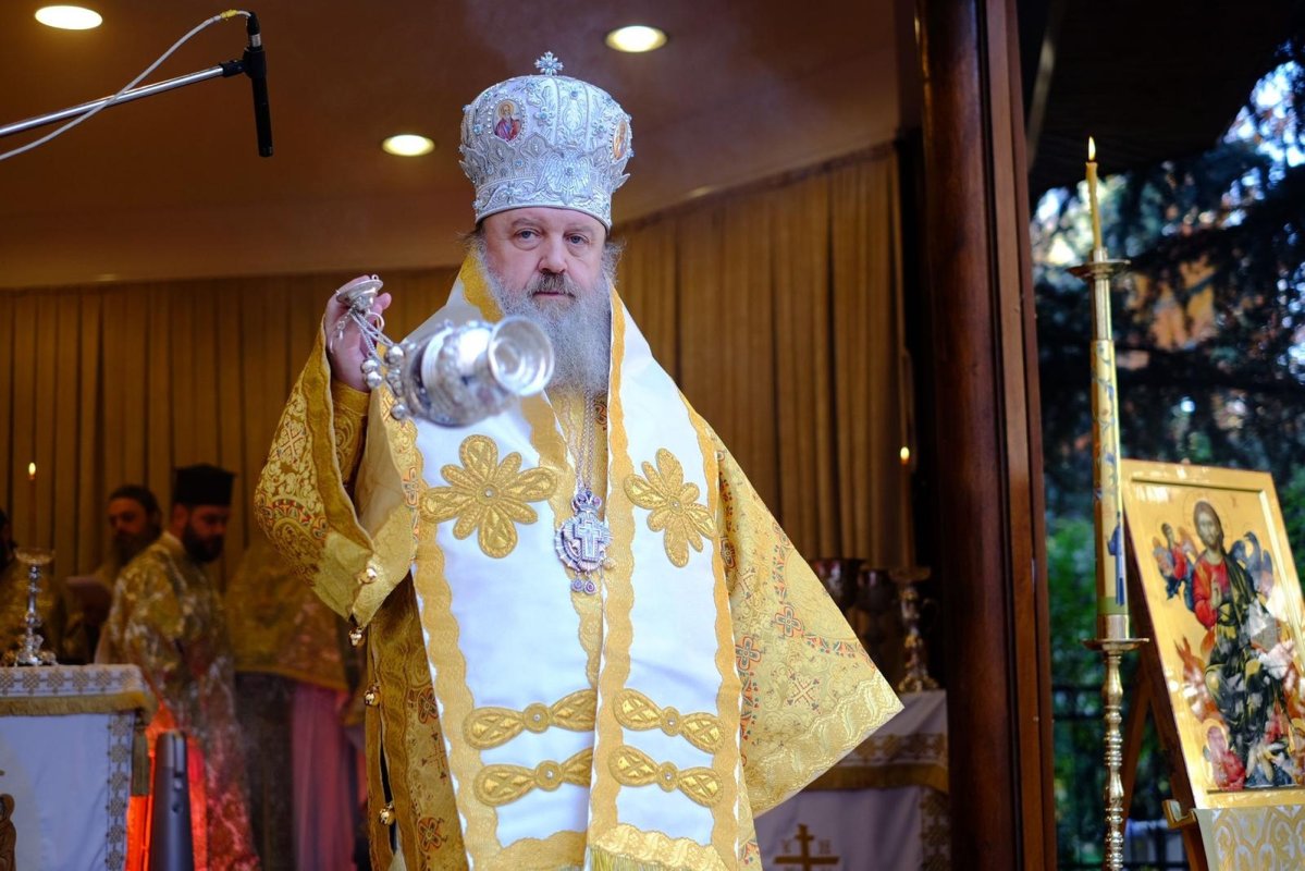 Sărbătoare luminoasă la Mănăstirea Radu Vodă din București 315264