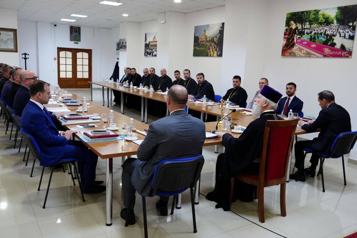 Şedinţa Consiliului eparhial al Arhiepiscopiei Târgoviştei 315231