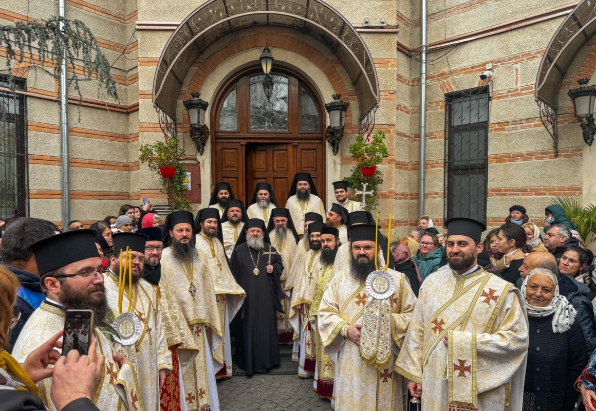 Prinos de laudă adus unui ierarh taumaturg în Capitală 315420