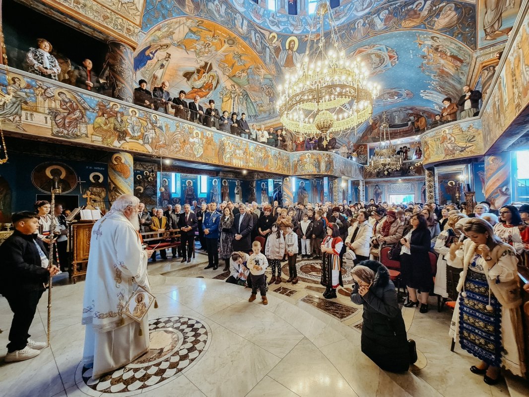 Hramul Bisericii „Sfinții Arhangheli Mihail și Gavriil” din cartierul clujean Dâmbul Rotund 315392