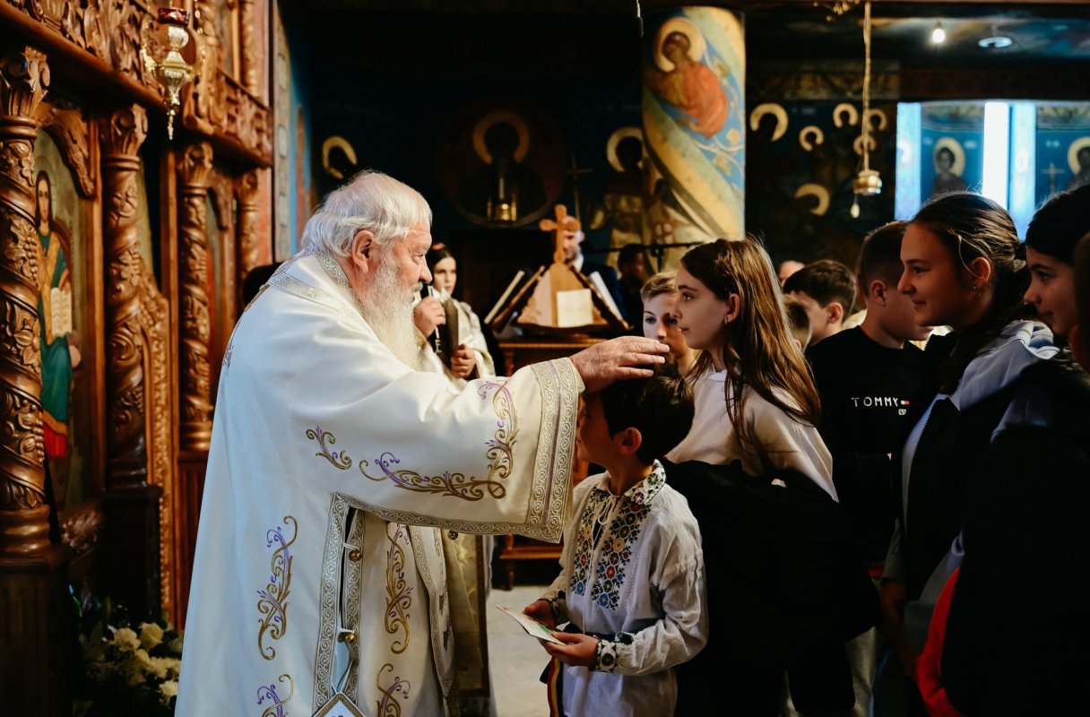 Hramul Bisericii „Sfinții Arhangheli Mihail și Gavriil” din cartierul clujean Dâmbul Rotund 315398