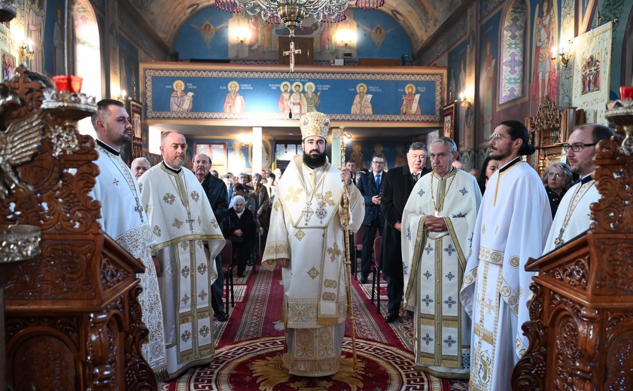 Pomenirea Sfântului Ierarh Nectarie la Schitul Nandru, Hunedoara 315454