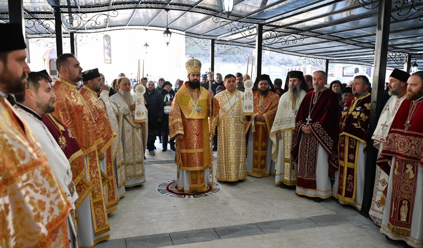 Pomenirea Sfântului Ierarh Nectarie la Schitul Nandru, Hunedoara 315457