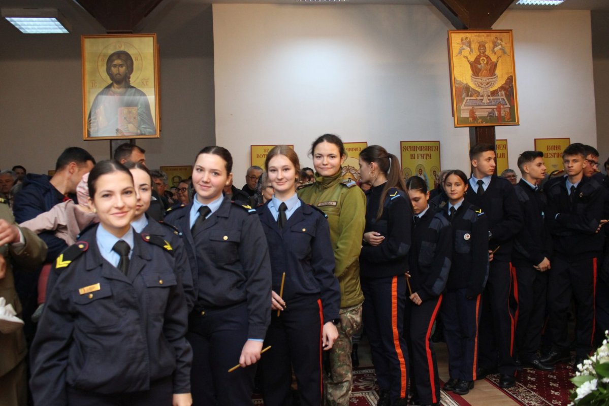 Sfințirea paraclisului unei instituții militare din Craiova 315735