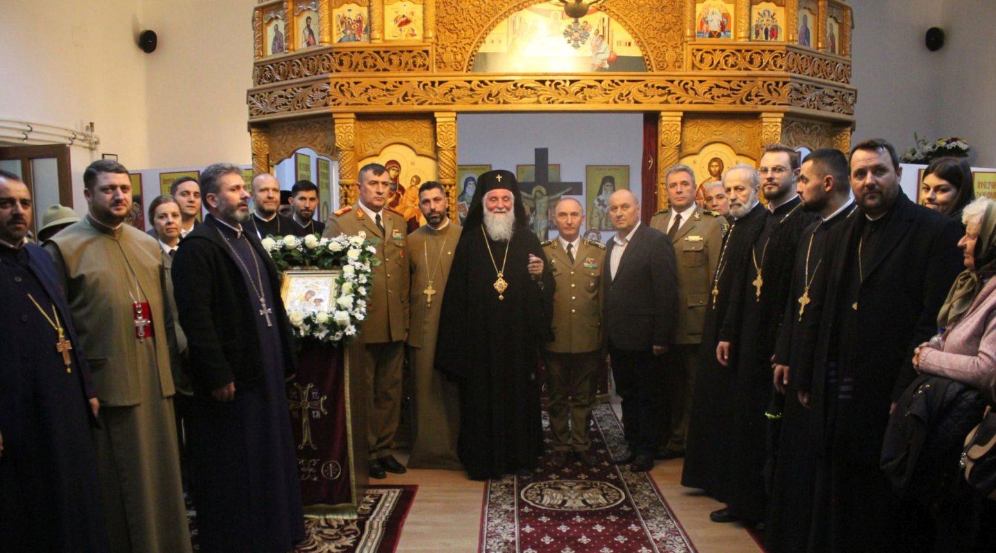 Sfințirea paraclisului unei instituții militare din Craiova 315736