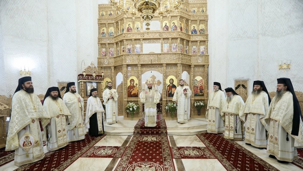 Sinaxă monahală la Mănăstirea Lăpușul Românesc, judeţul Maramureş 315998