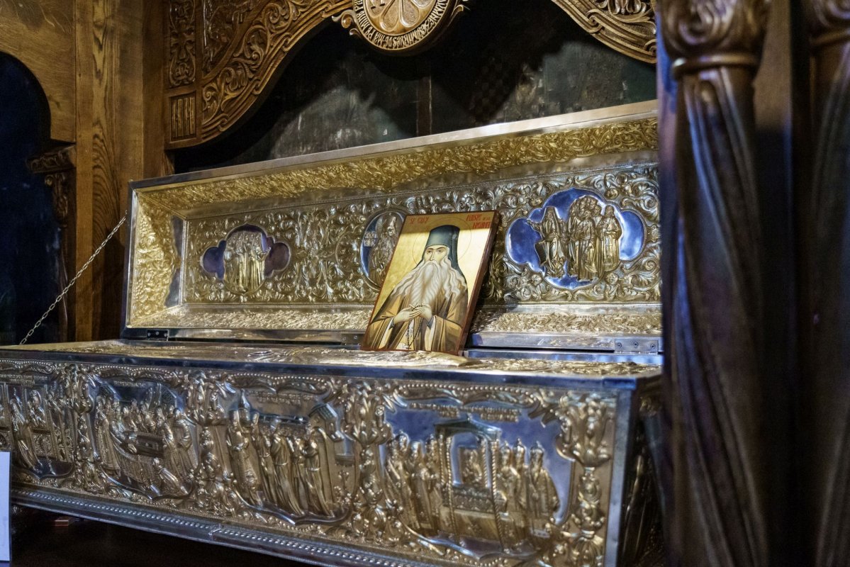 Slujire arhierească la Mănăstirea Neamț, în cinstea Sfântului Cuvios Paisie  316080