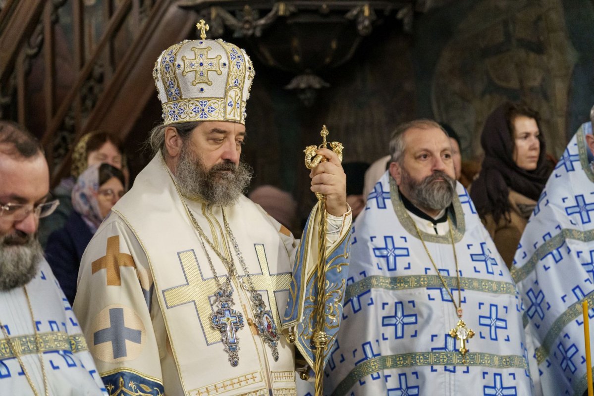 Slujire arhierească la Mănăstirea Neamț, în cinstea Sfântului Cuvios Paisie  316085