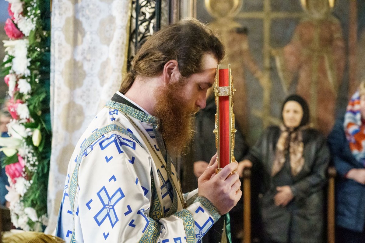 Slujire arhierească la Mănăstirea Neamț, în cinstea Sfântului Cuvios Paisie  316089