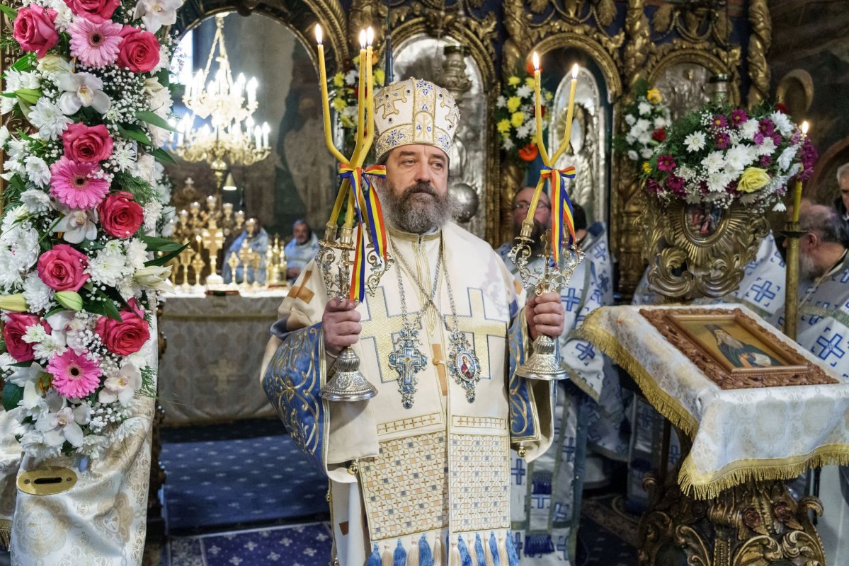 Slujire arhierească la Mănăstirea Neamț, în cinstea Sfântului Cuvios Paisie  316090