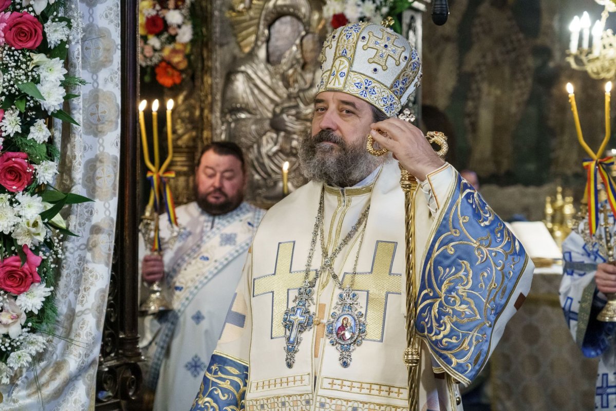 Slujire arhierească la Mănăstirea Neamț, în cinstea Sfântului Cuvios Paisie  316092
