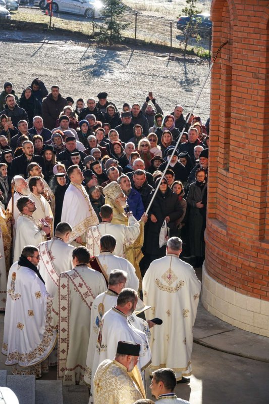 Binecuvântare la ceas aniversar pentru credincioșii argeșeni 316156