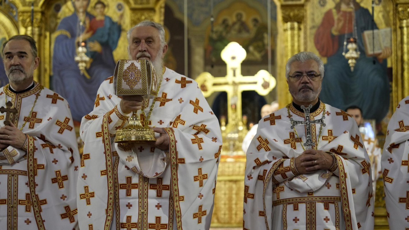 IPS Părinte Mitropolit Laurenţiu a sărbătorit 19 ani de la întronizare 316125