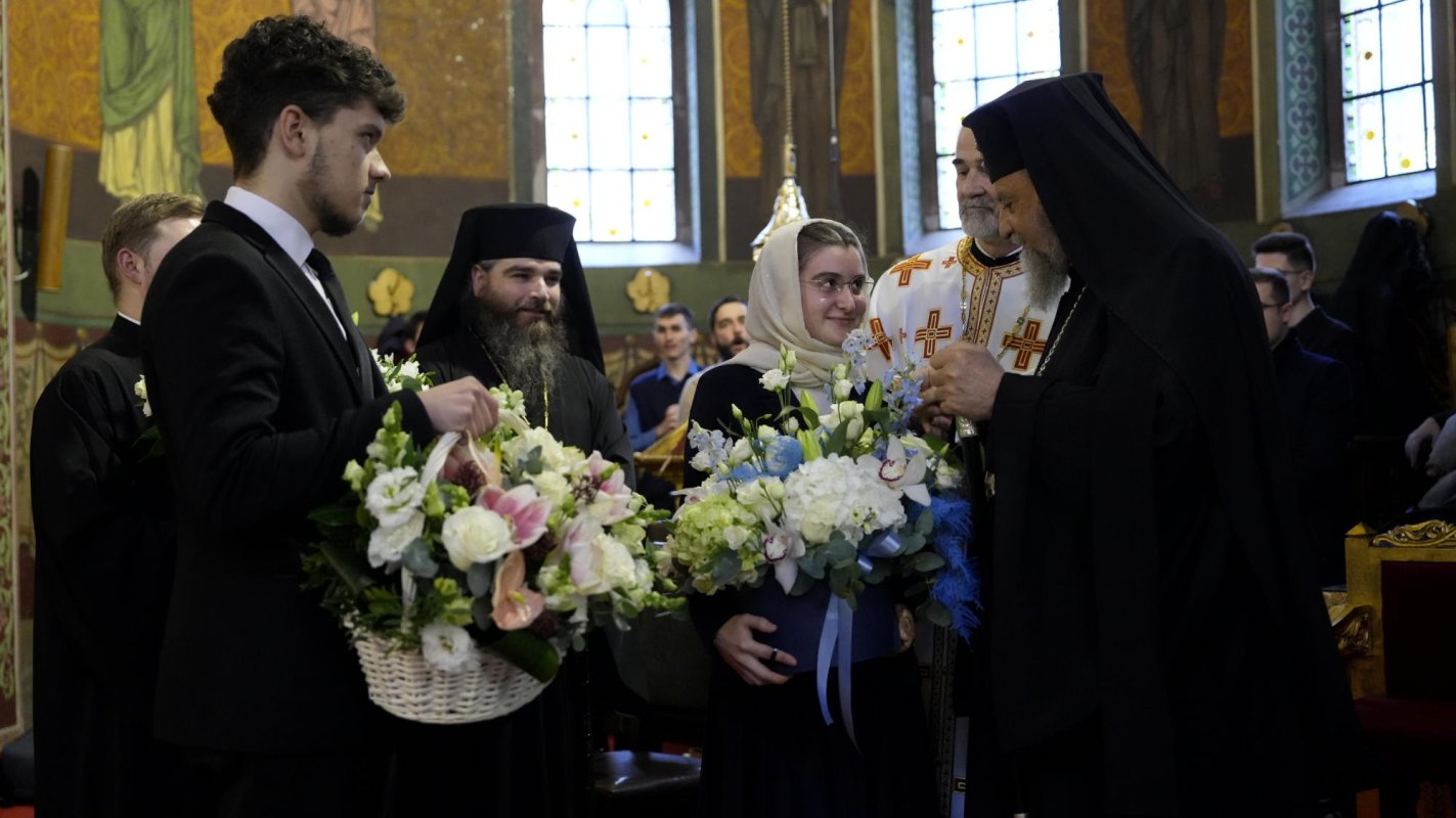 IPS Părinte Mitropolit Laurenţiu a sărbătorit 19 ani de la întronizare 316128