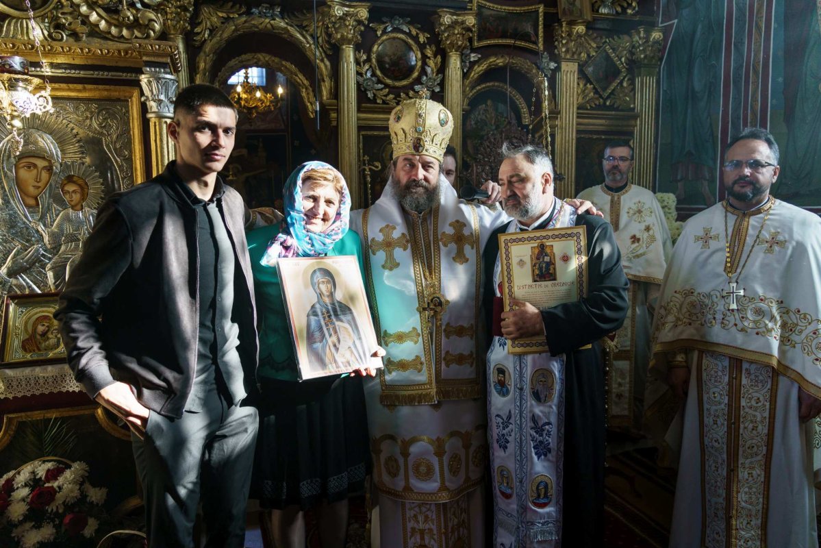 Binecuvântare arhierească pentru credincioșii din Lungani, Iași 316232