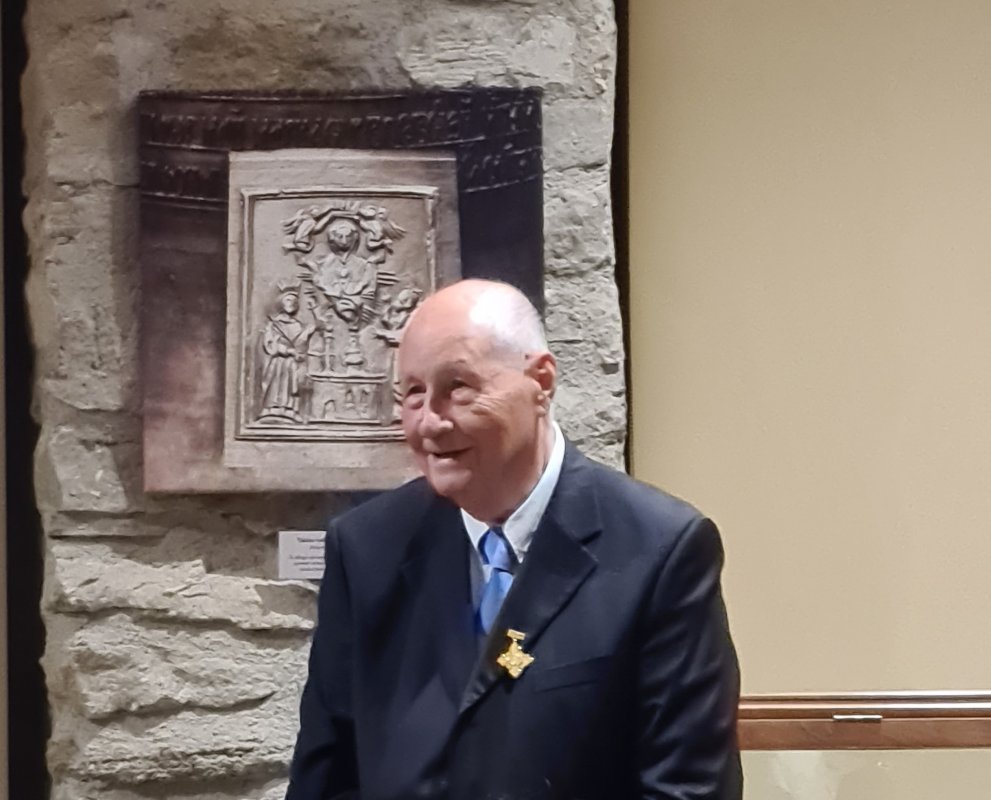 Scriitorul, aniversările, amintirile și lumina 316260