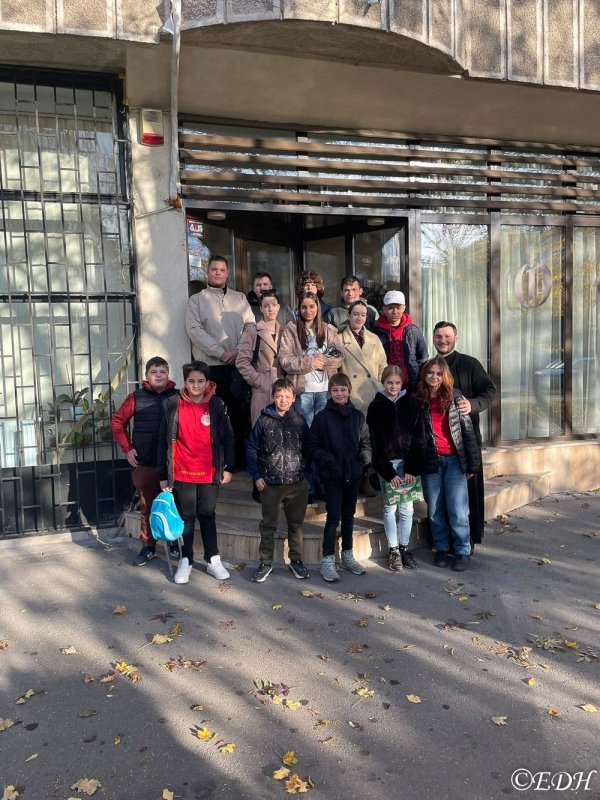 Activități cu tinerii la Orthocaffe Deva 316306