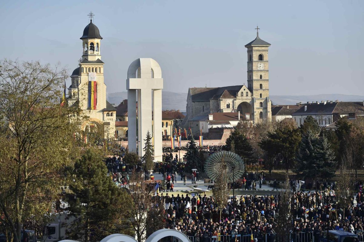 Alba Iulia: Azi debutează manifestările dedicate Zilei Naţionale 316291