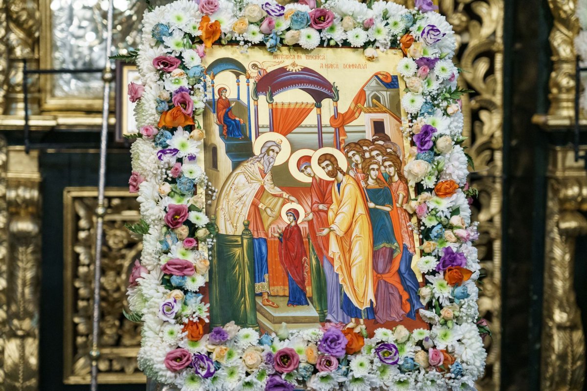 Bucurie duhovnicească la hramul Schitului „Vovidenia” 316485