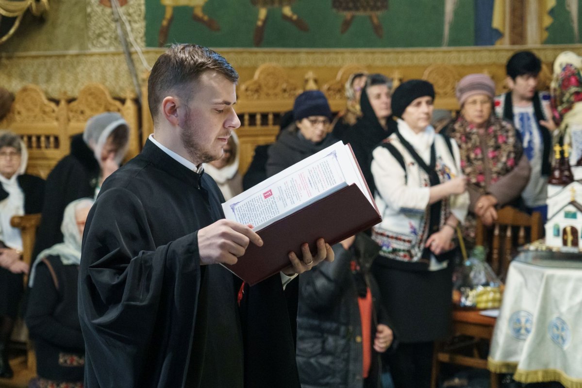 Bucurie duhovnicească la hramul Schitului „Vovidenia” 316486