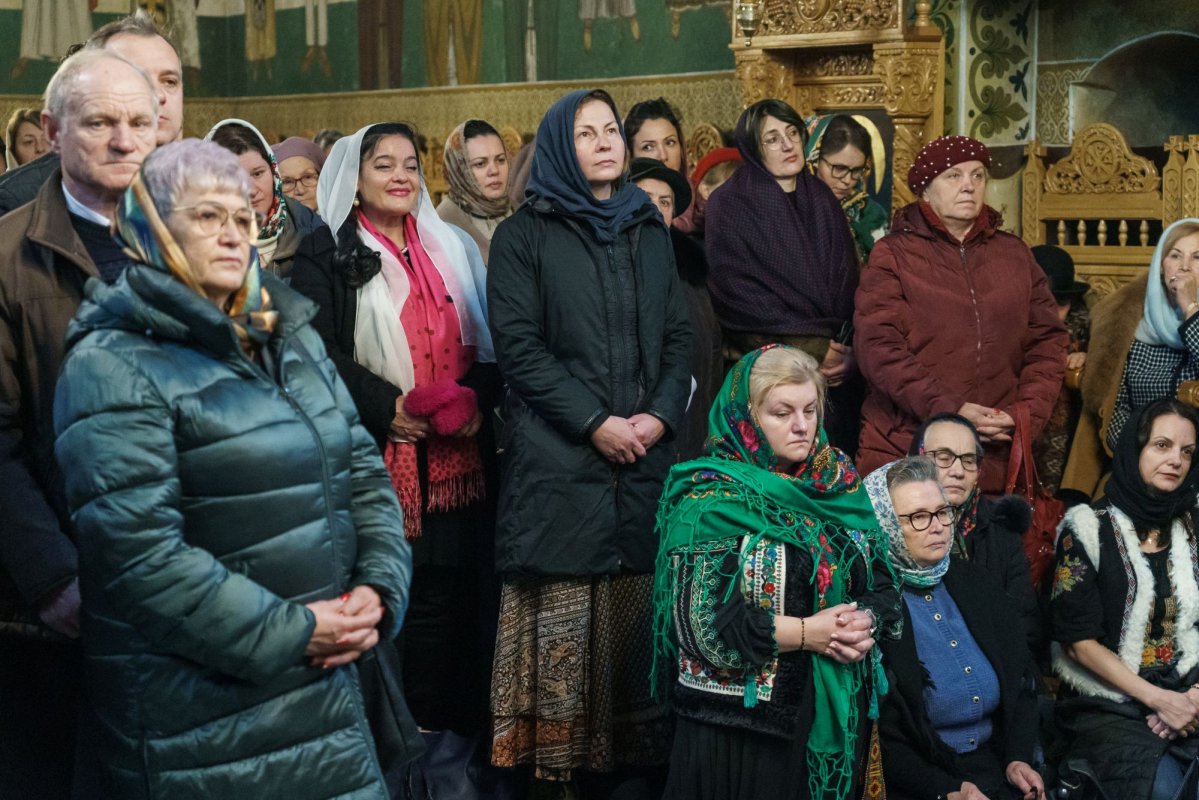 Bucurie duhovnicească la hramul Schitului „Vovidenia” 316487