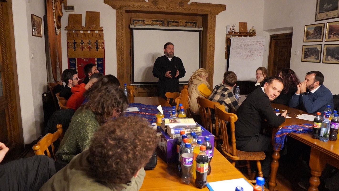 Întâlnire a responsabililor cu cateheza din Mitropolia Olteniei 316392