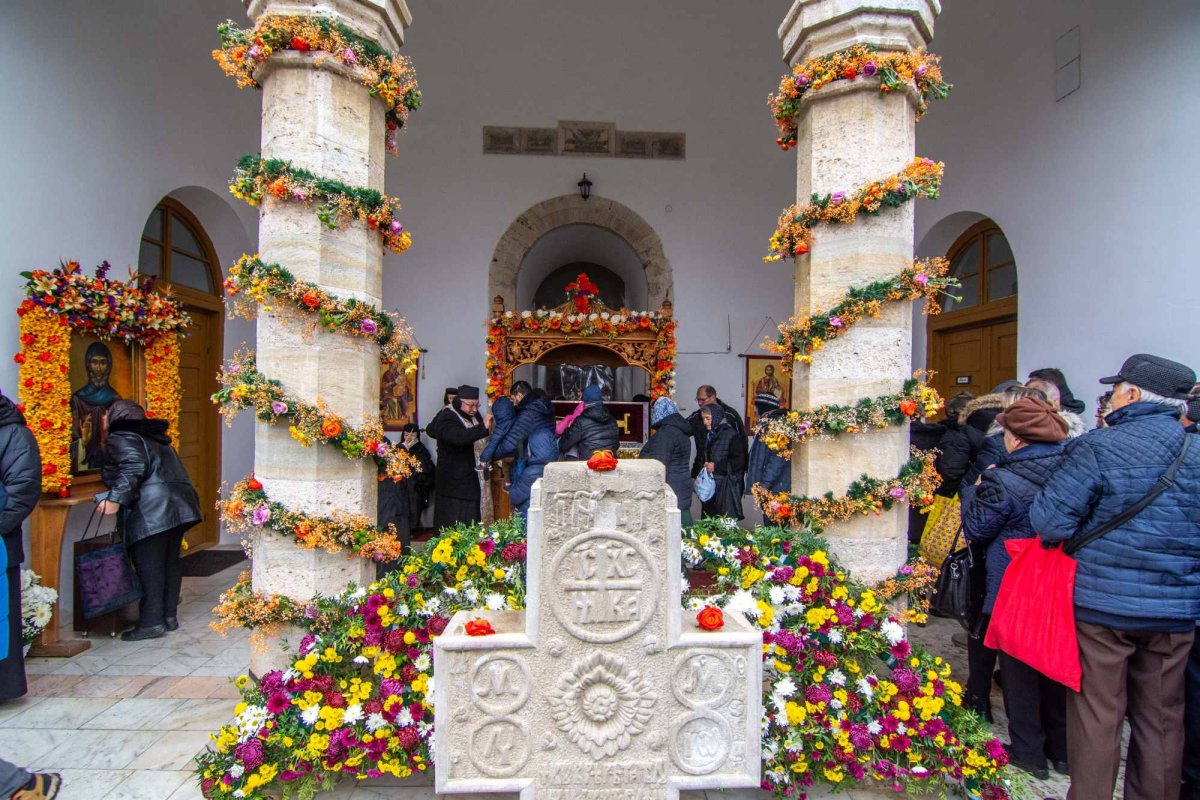 Sobor de ierarhi la sărbătoarea ocrotitorului Mănăstirii Bistriţa 316406