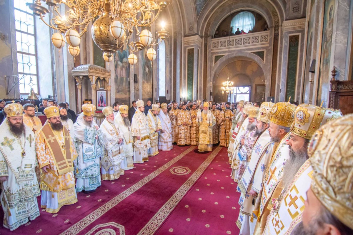 Sobor de ierarhi la sărbătoarea ocrotitorului Mănăstirii Bistriţa 316408