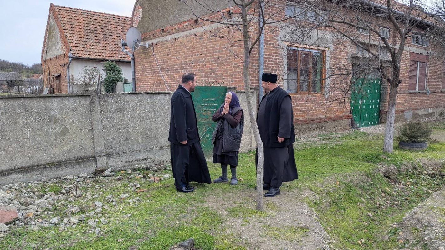 Campania „Ajută un bătrân să zâmbească” în Arhiepiscopia Timișoarei 316521