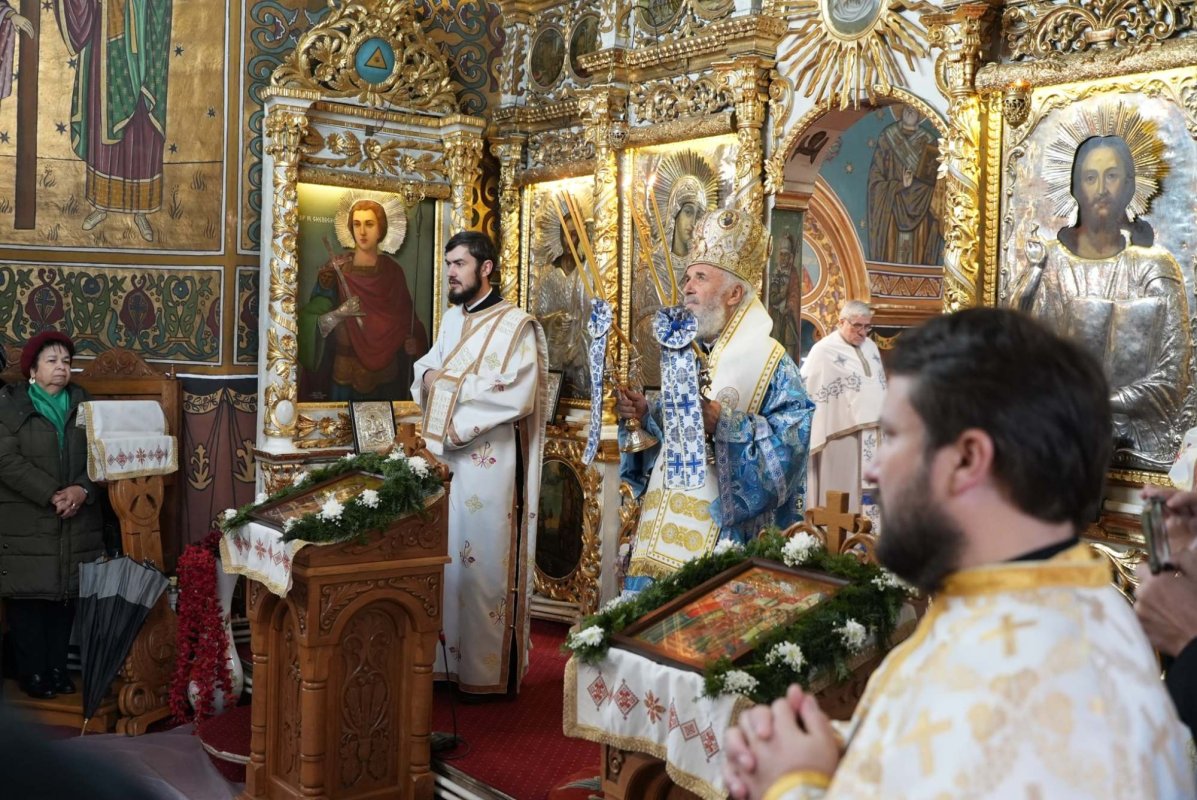 Hram și binecuvântare pentru studenți la Galaţi 316509