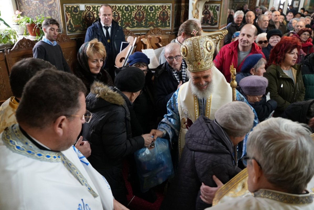 Hram și binecuvântare pentru studenți la Galaţi 316510