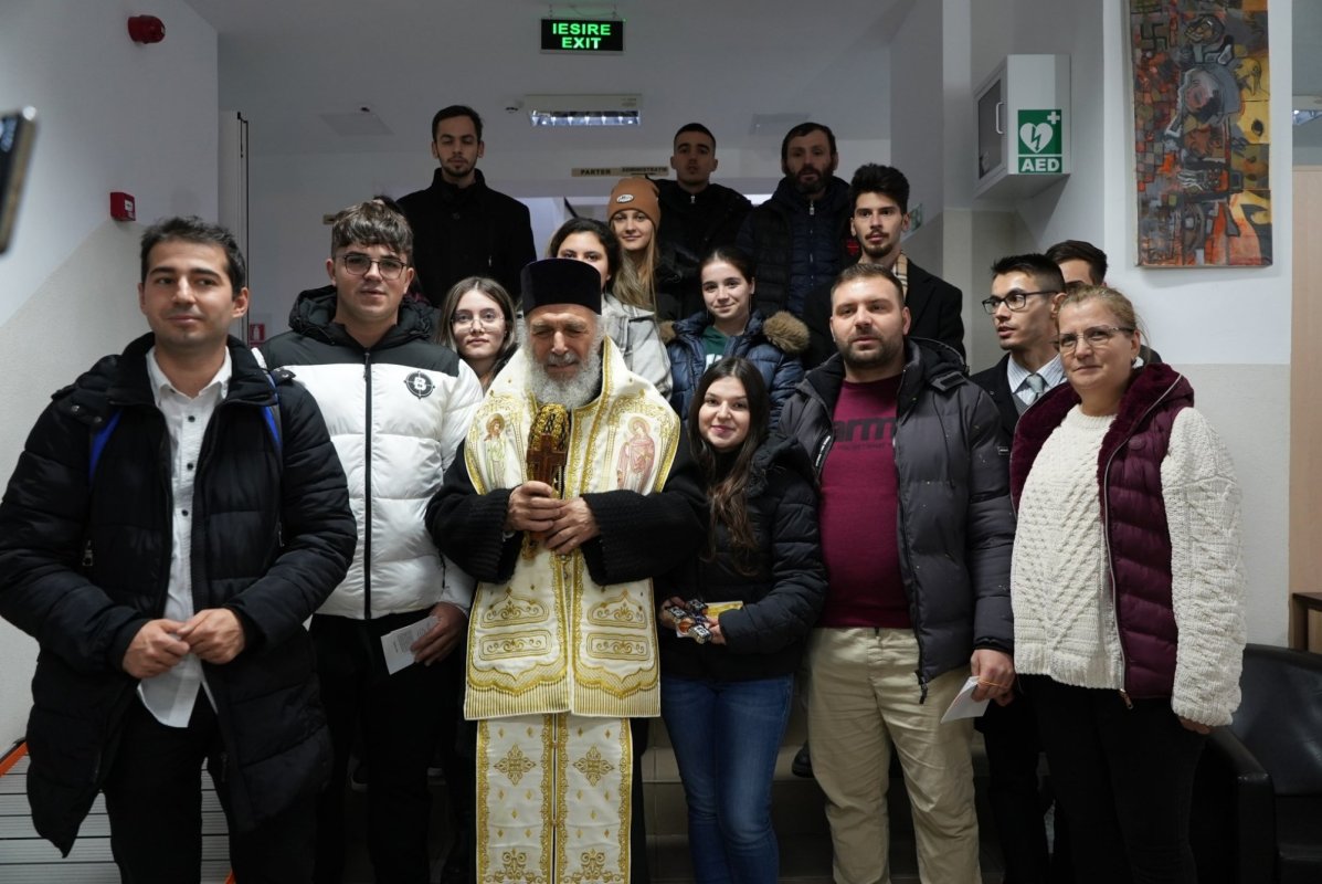 Hram și binecuvântare pentru studenți la Galaţi 316511