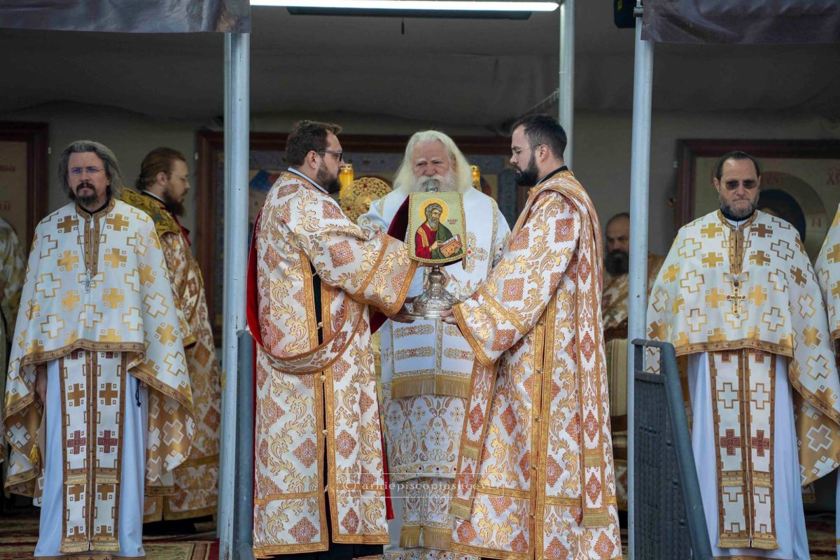 Liturghie arhierească la Catedrala Arhiepiscopală din Suceava 316712