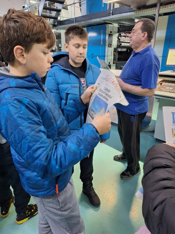 Vizită tematică la Imprimeria Pharos a Patriarhiei Române 316787