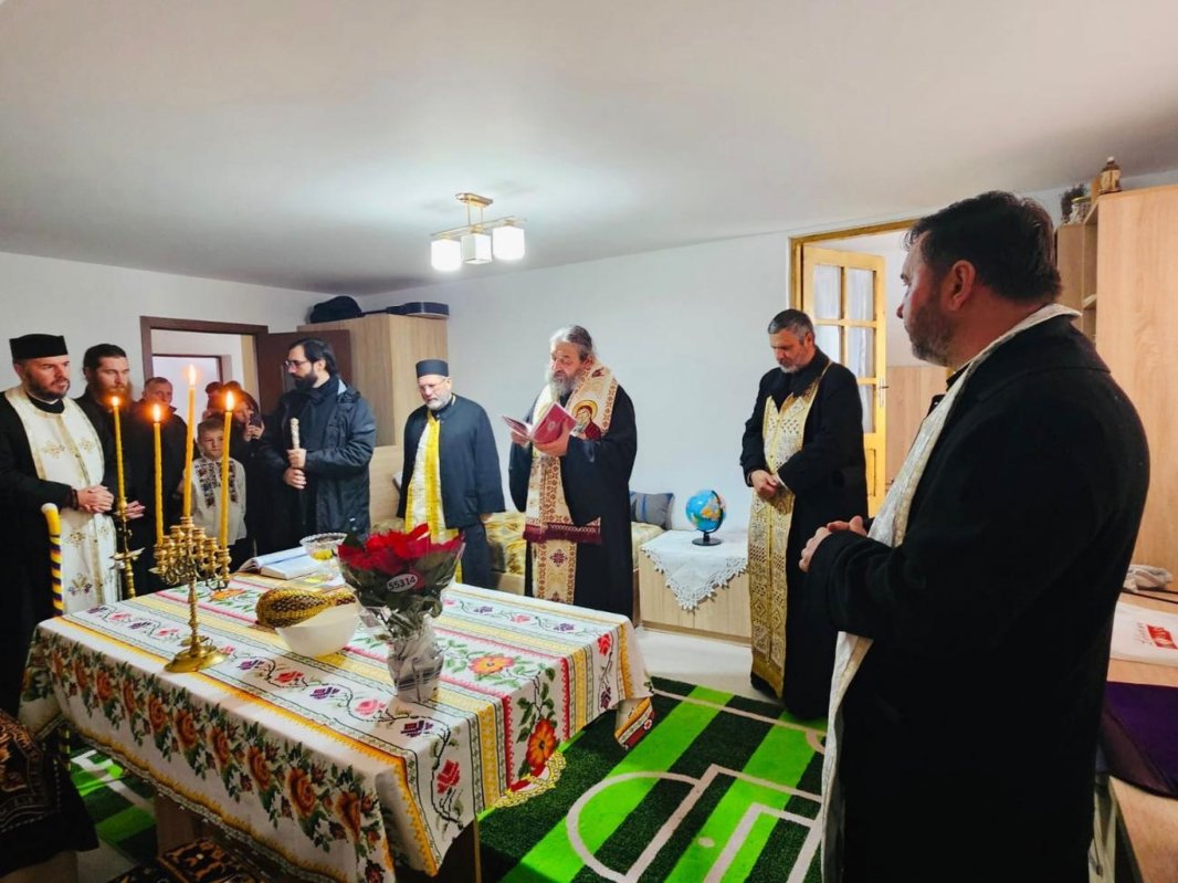 A fost sfințită casa construită pentru o familie cu 9 copii prin „Dar pentru copii” 316846