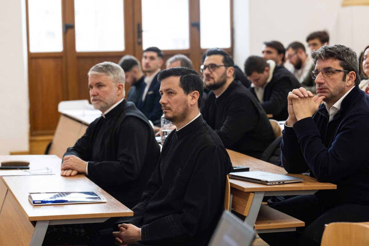 Conferință interdisciplinară la Facultatea de Teologie Ortodoxă din Capitală 316903
