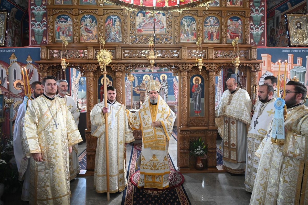 Înainte‑prăznuirea hramului Bisericii „Sfântul Apostol Andrei” a Parohiei Beiuș III 316820