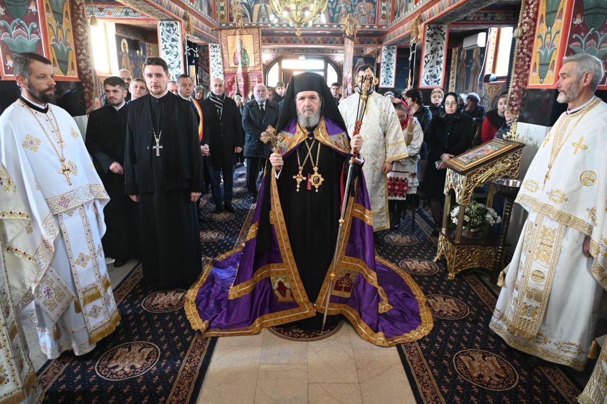 Înainte‑prăznuirea hramului Bisericii „Sfântul Apostol Andrei” a Parohiei Beiuș III 316823