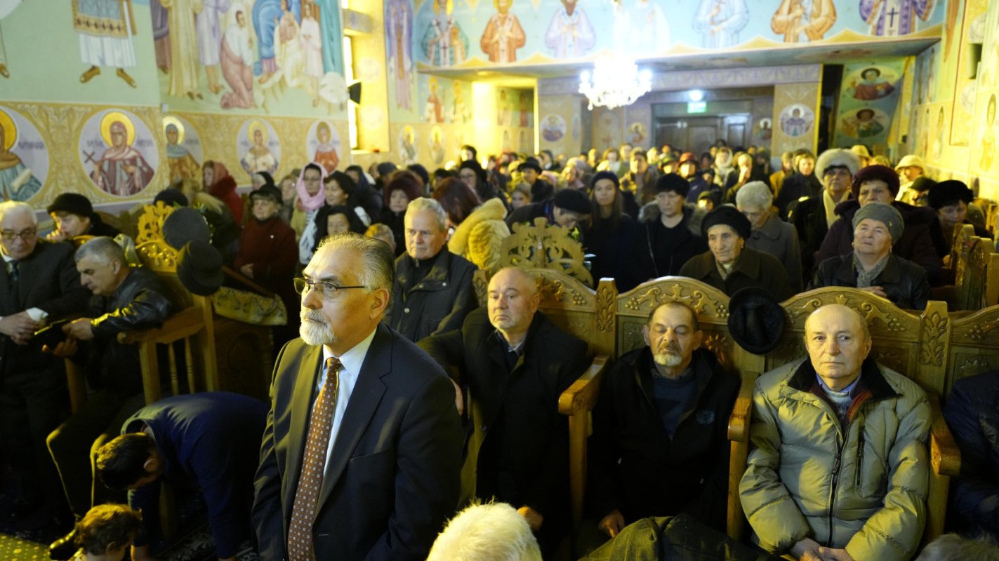 Liturghie arhierească în oraşul Victoria, judeţul Braşov 316832
