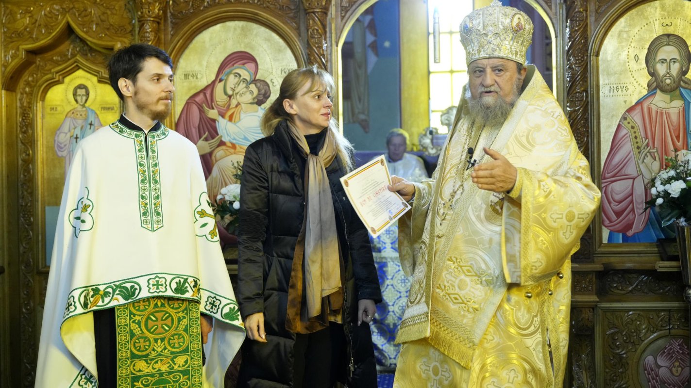 Liturghie arhierească în oraşul Victoria, judeţul Braşov 316833