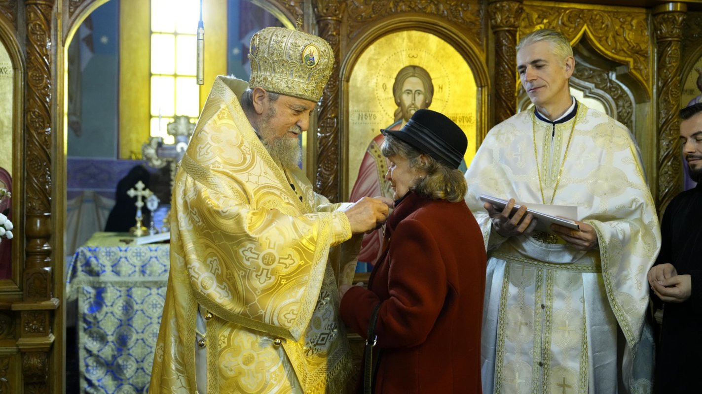 Liturghie arhierească în oraşul Victoria, judeţul Braşov 316834