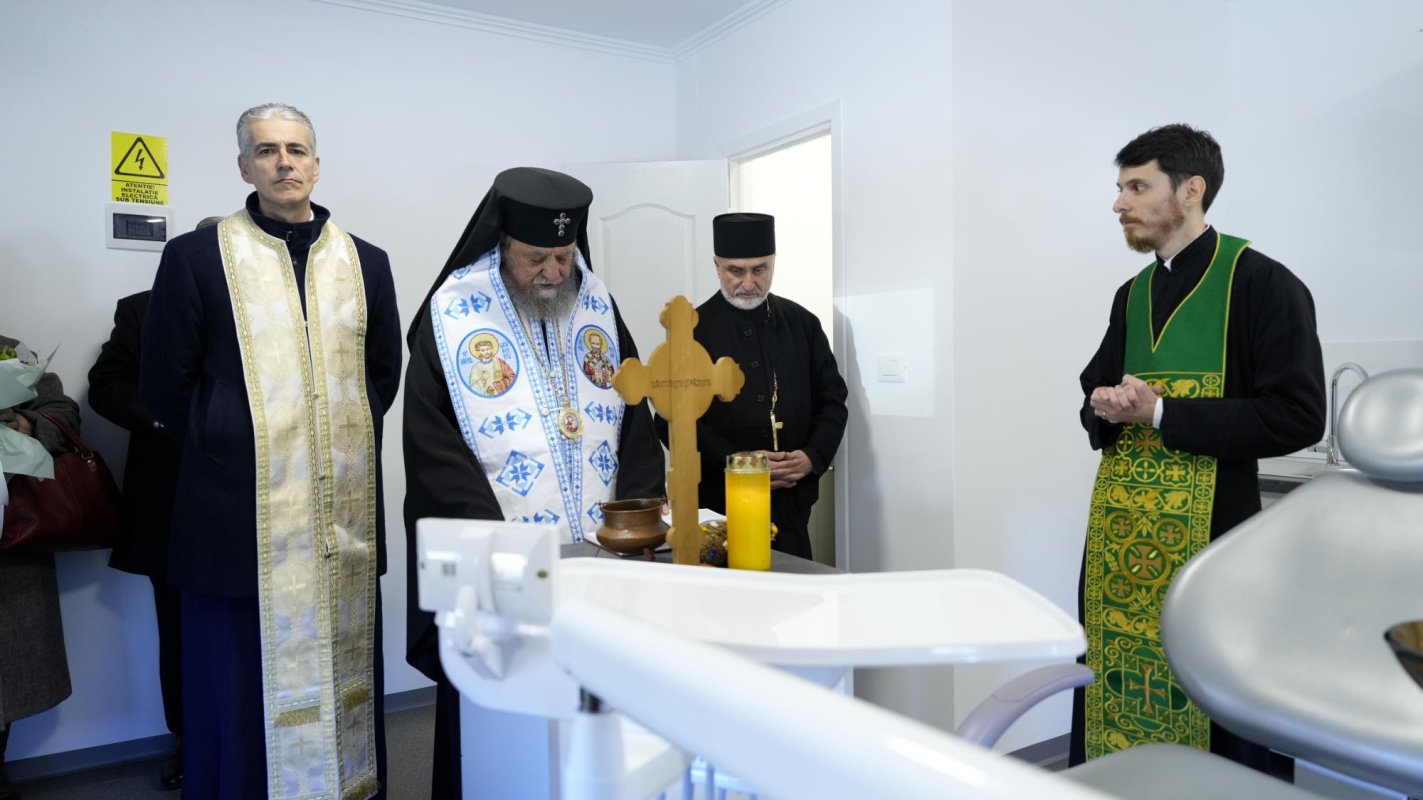 Liturghie arhierească în oraşul Victoria, judeţul Braşov 316835