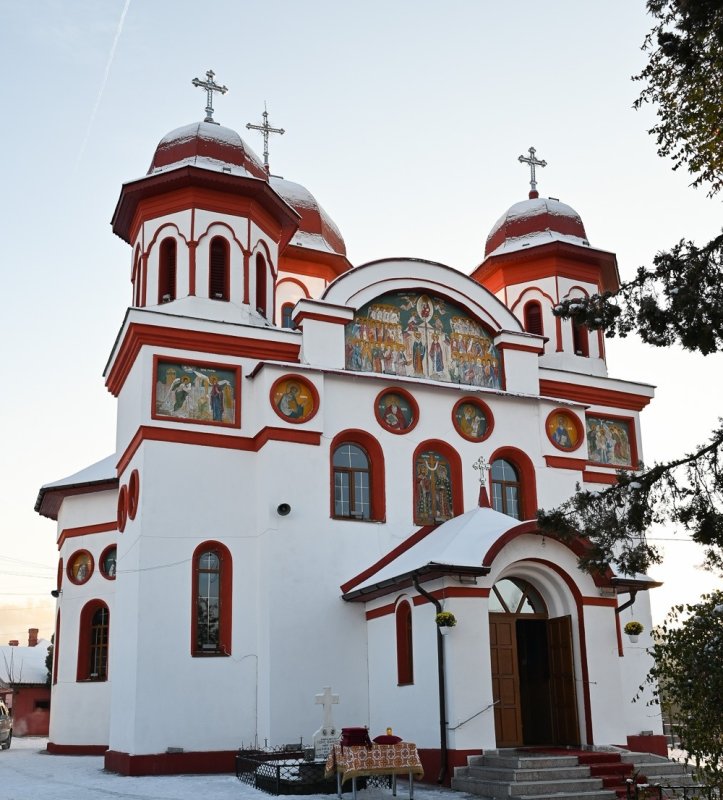 Slujirile ierarhilor hunedoreni în Duminica a 30-a după Rusalii 316978