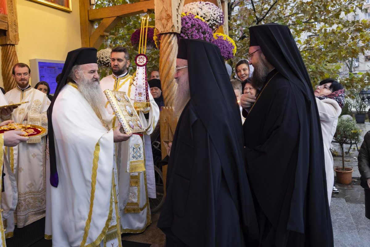 Laudă adusă Sfântului Andrei la Paraclisul Catedralei Naționale 317319