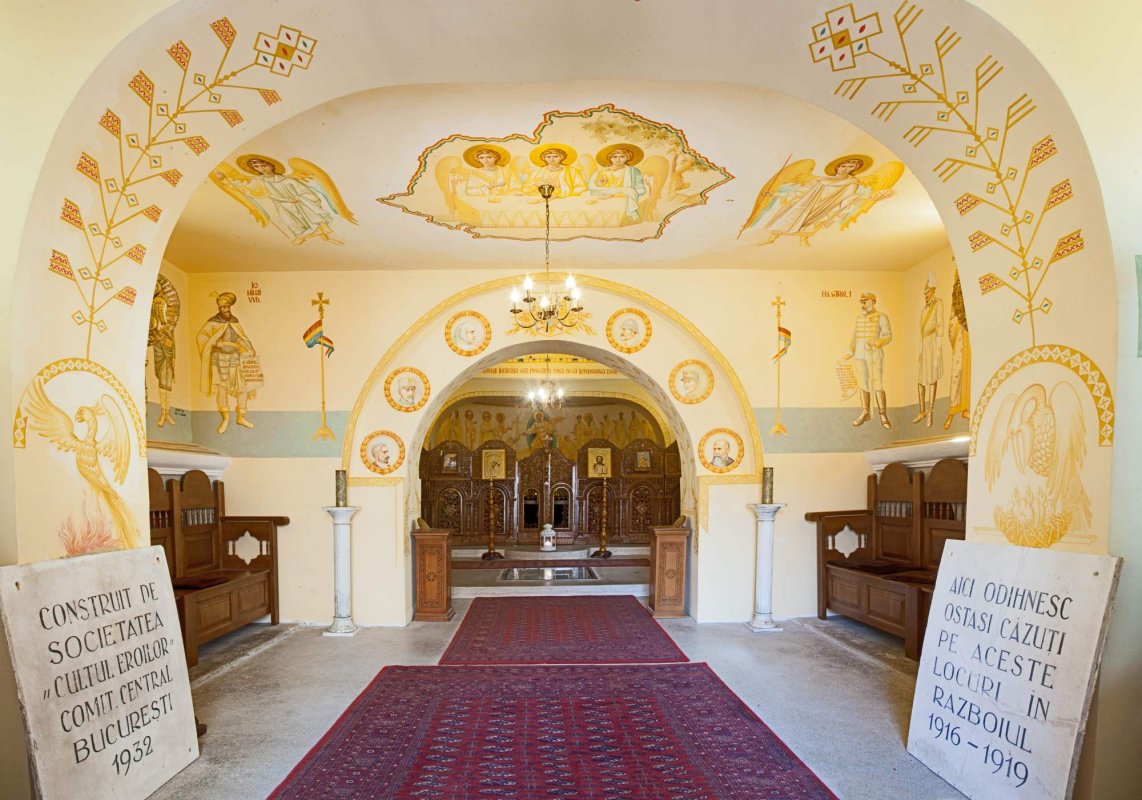 Mausoleul eroilor de la Mănăstirea Comana 316551