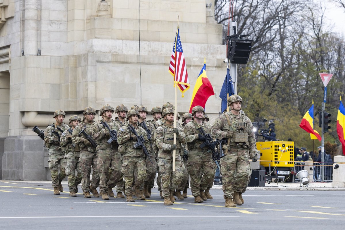 Parada militară de 1 Decembrie la Arcul de Triumf 317416