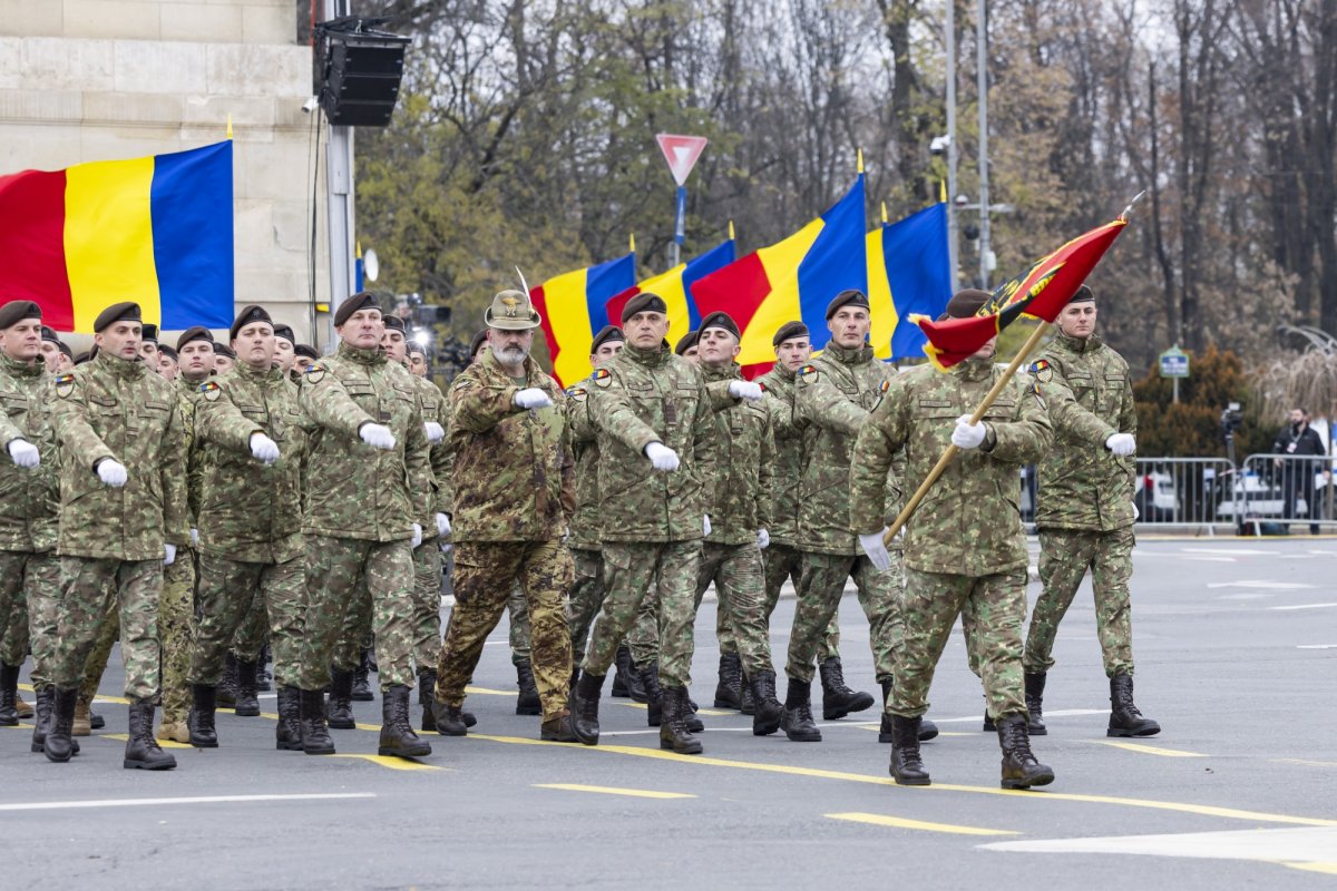Parada militară de 1 Decembrie la Arcul de Triumf 317418