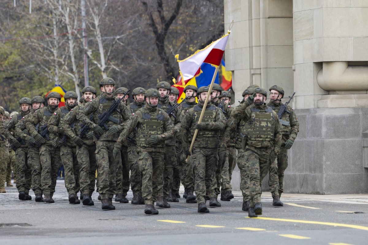 Parada militară de 1 Decembrie la Arcul de Triumf 317419