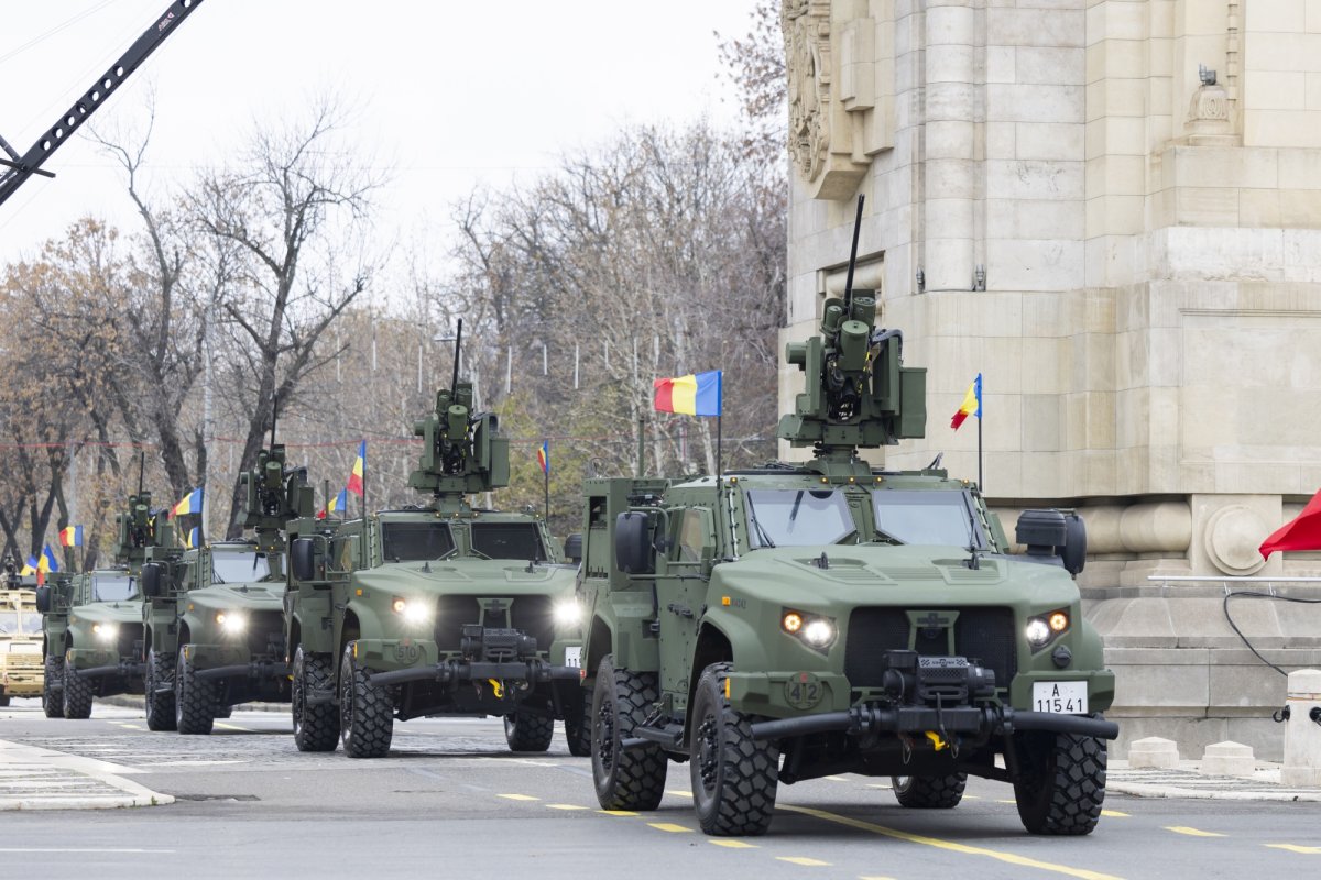 Parada militară de 1 Decembrie la Arcul de Triumf 317428